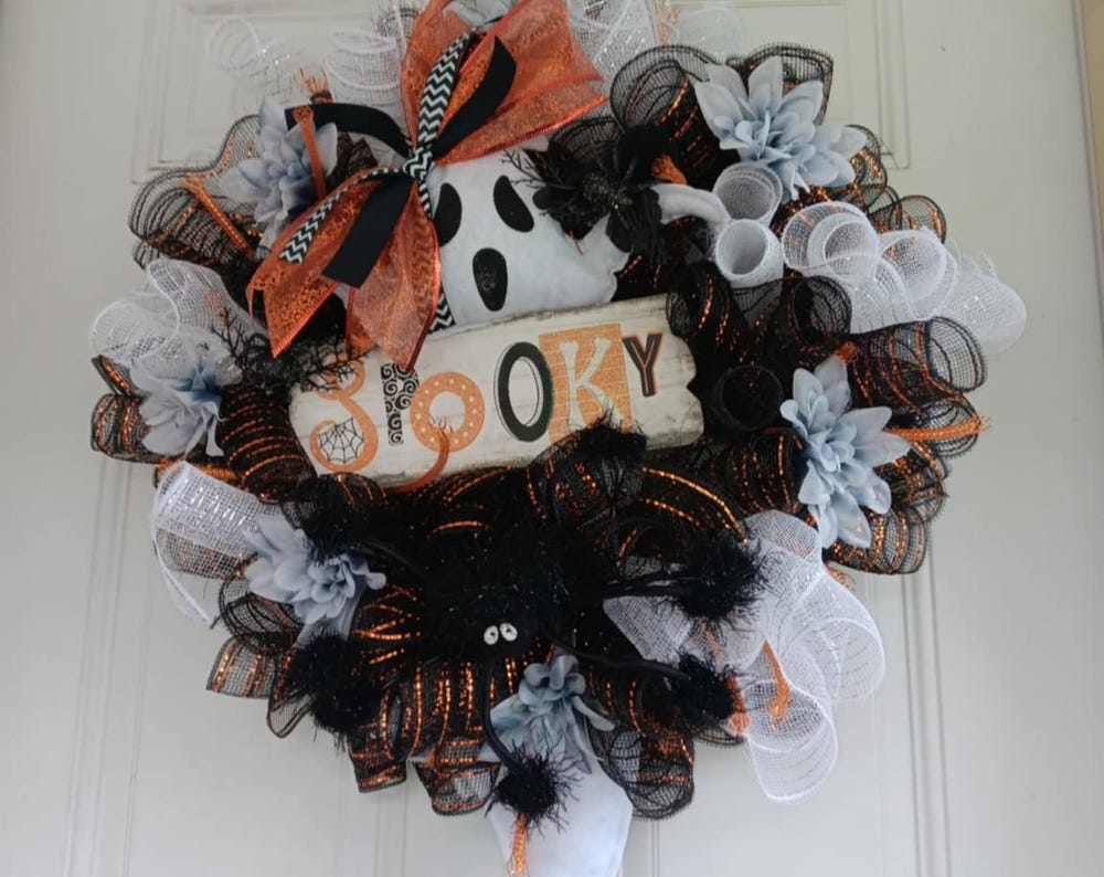 Spooky Ghost Halloween Wreath